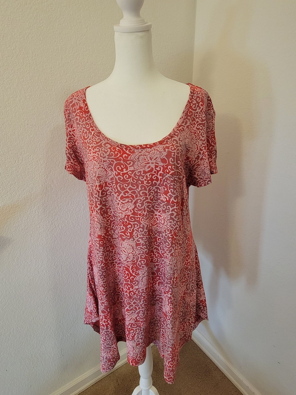 fresh produce Pink-Red Scoop Neck Floral Tunic - Large